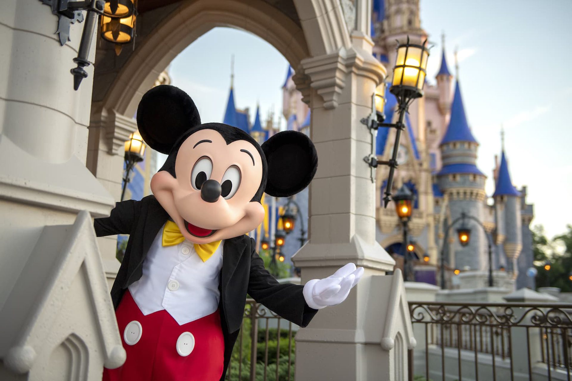 how-many-disney-parks-are-there-hero